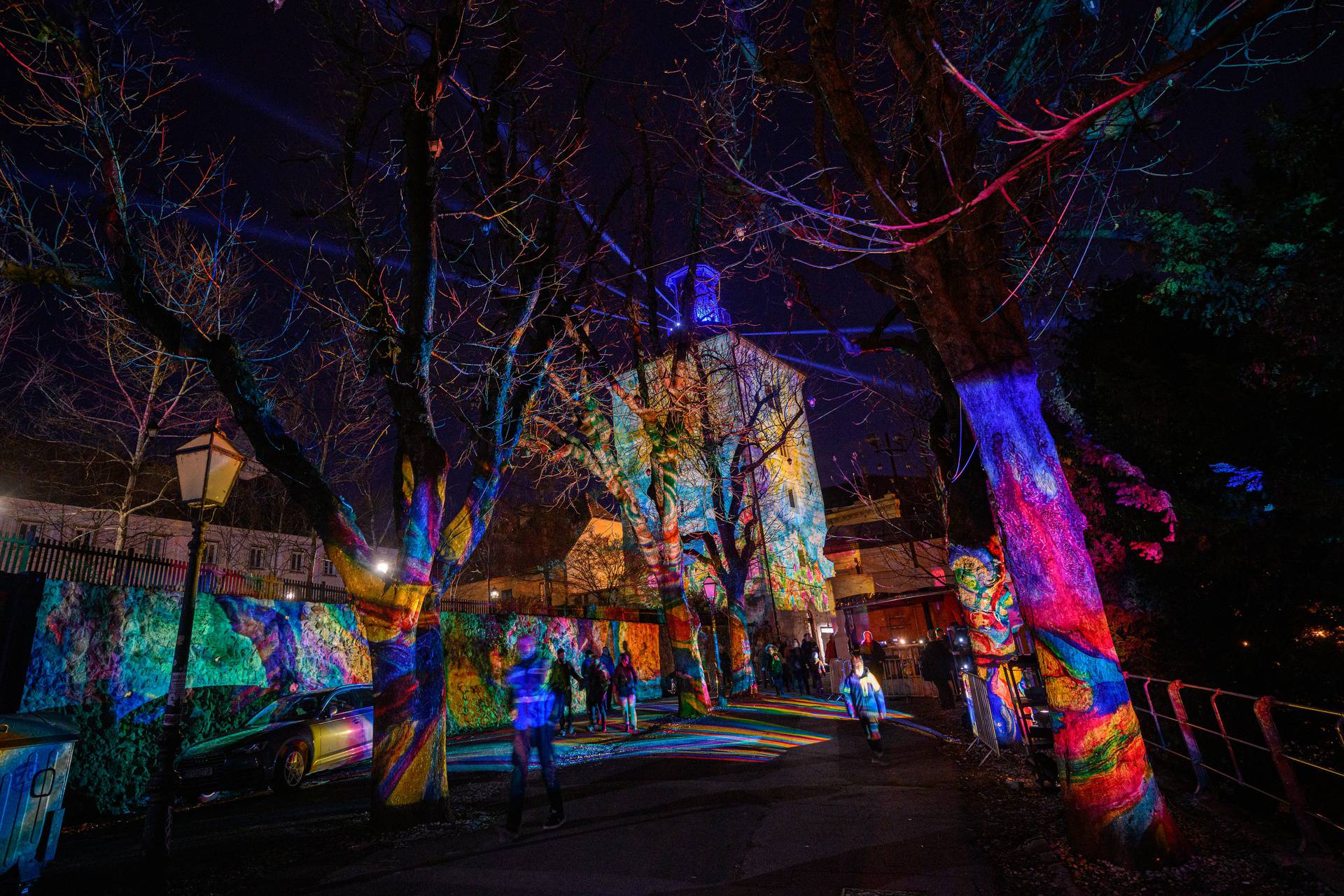 Festival svjetla Zagreb - Instalacija Promenada boja na Strossmayerovom šetalištu