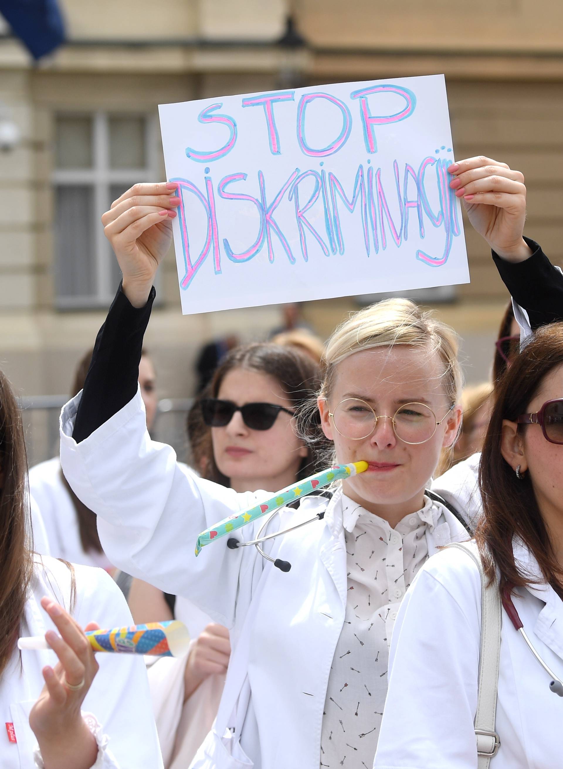 Liječnici: Vlada laže da imamo ogromne plaće i time nas tjeraju u privatnike ili van iz Hrvatske'