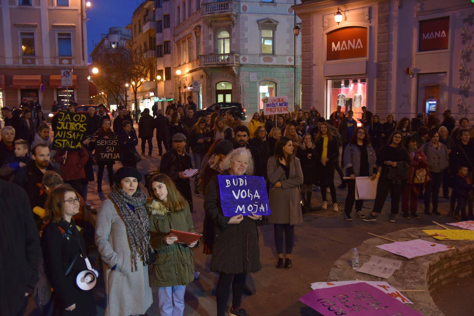 Pula: Na Dan Å¾ena na gradskim ulicama odrÅ¾an NoÄni marÅ¡