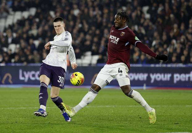 Premier League - West Ham United v Manchester United