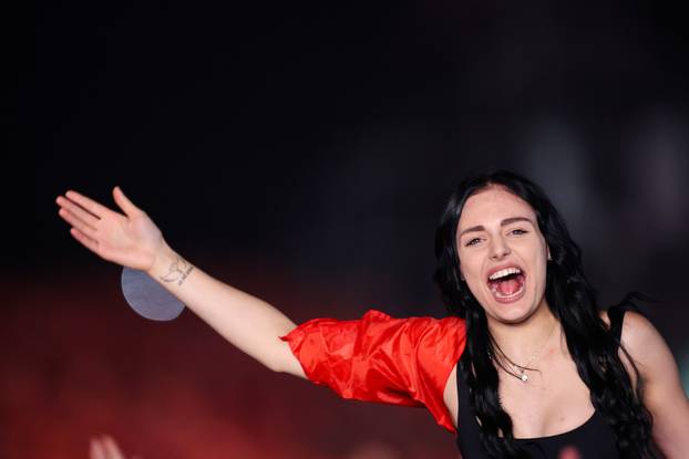 Obožavatelji na velikom koncertu Marka Perkovića Thompsona u Sinju