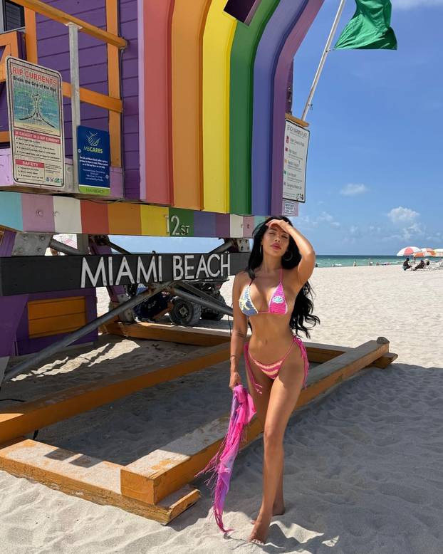 FOTO Seksi kuharica koja je zaludjela milijune: Nataly kuha u izazovnim izdanjima
