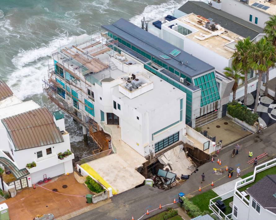 Nicolas Cage’s $10.5M Malibu beachfront mansion rocked by a massive SINKHOLE!