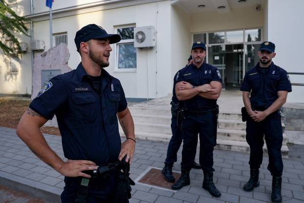 Zadar: Policajci koji su spasili obitelj iz požara