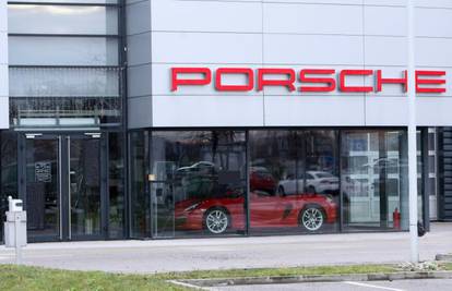 Eksplozija zatresla Porscheov salon, oštećeno 5 automobila 
