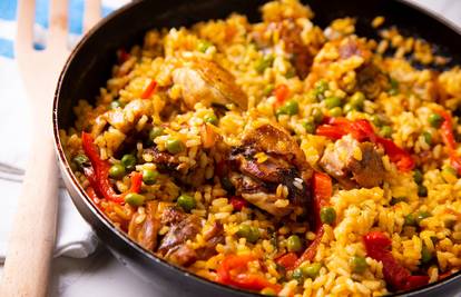 Slasna peruanska piletina i riža