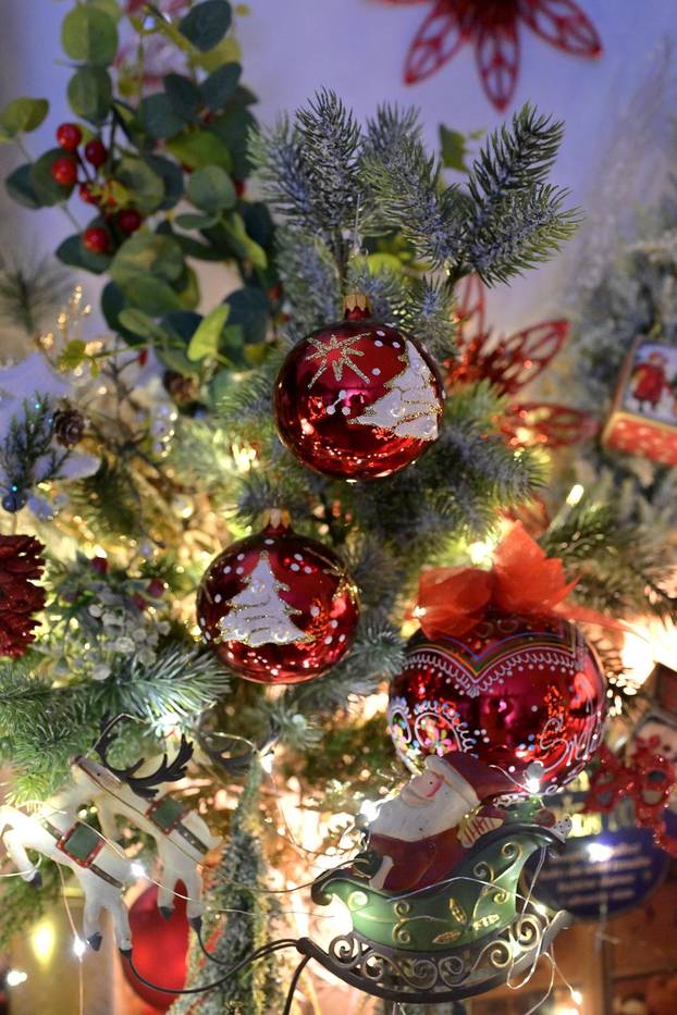 24SATA Zagreb: Stan ukrašen blagdanskim dekoracijama