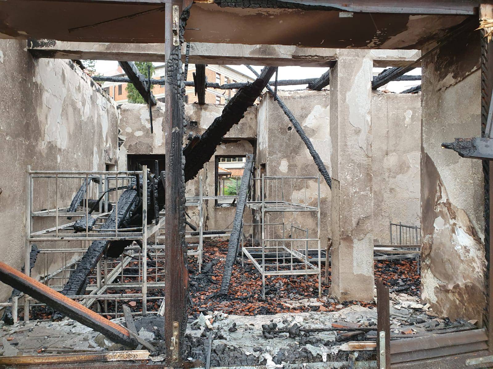 Milijunska šteta: Požar izbio zbog neugašenog lampiona