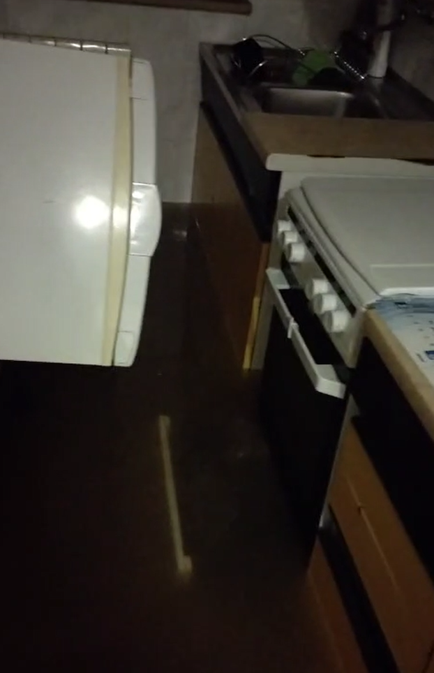 FOTO U dva sata 2000 udara munja! Palo 100 l kiše po m2! Pogledajte šokantne fotografije