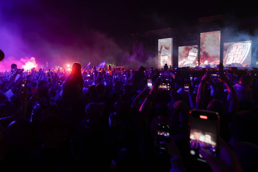 Obožavatelji na velikom koncertu Marka Perkovića Thompsona u Sinju