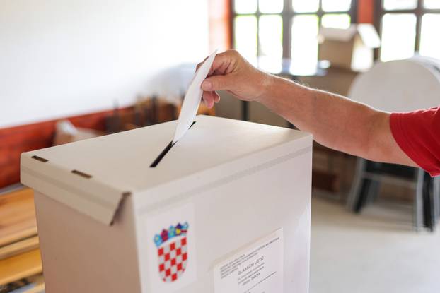 Zabok: Građani glasuju u drugom krugu lokalnih izbora