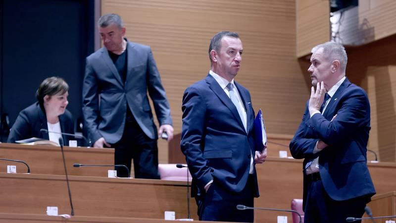 Sukob u Saboru: SDP i HDZ se posvađali oko energije i LNG-a