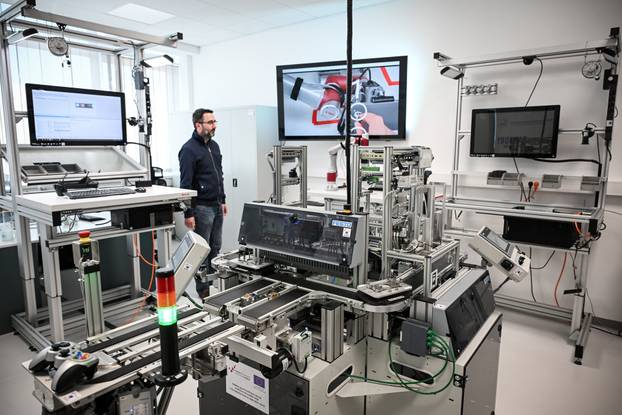 Zagreb: Obilazak Fakulteta strojarstva i brodogradnje