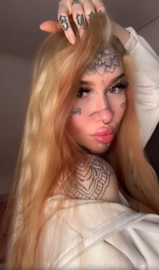 FOTO Ima 21 godinu, a cijela je istetovirana! Evo kako je prije izgledala: 'Roditelji su zgroženi'