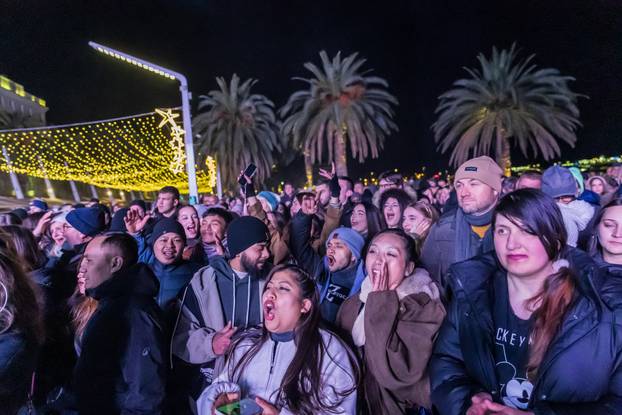 Željko Bebek i Baby Lasagna uvelu su Split u Novu 2026. godinu uz vatromet i dronove