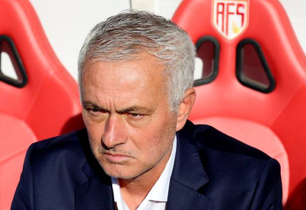 Primeira Liga - AVS v Benfica