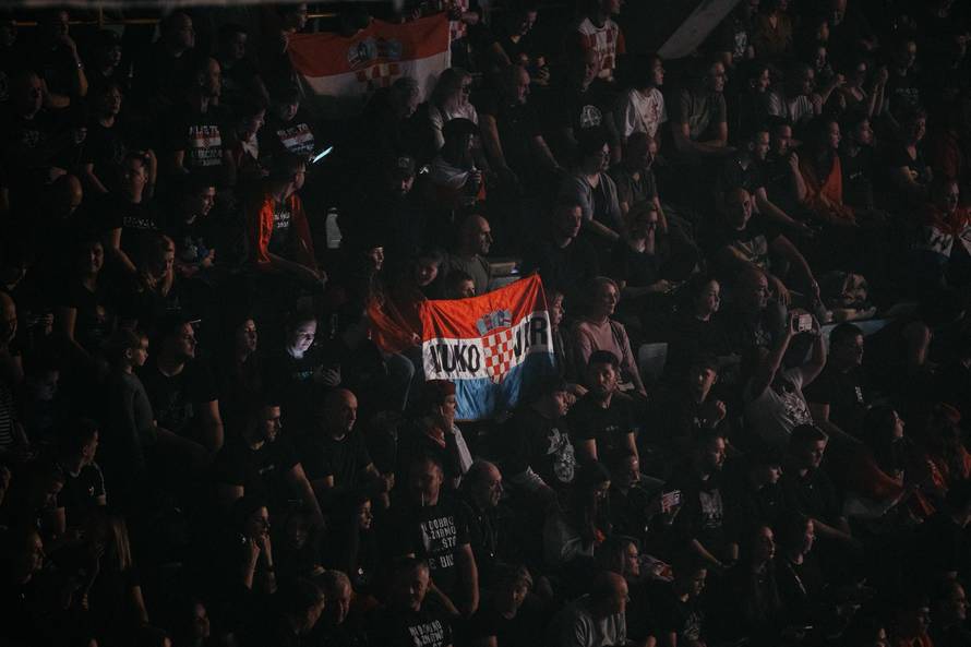 Thompson na koncertu u Rijeci: Nismo mi fašisti. To osuđujemo