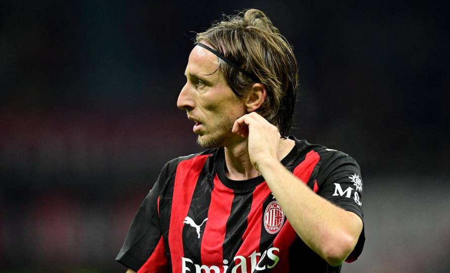 Serie A - AC Milan v AS Roma