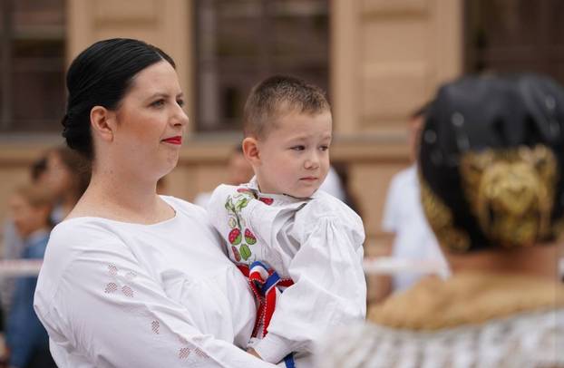 Dječje vinkovačke jeseni: Spoj folklora i slavonskih pjesama