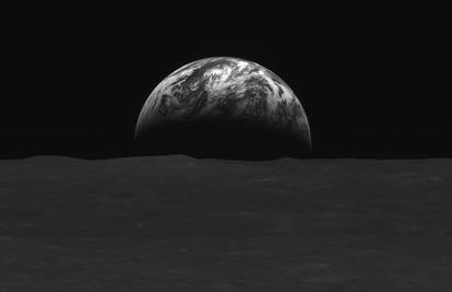 Korejska sonda poslala prve fotografije Zemlje  i Mjeseca, testirat će 'svemirski internet'