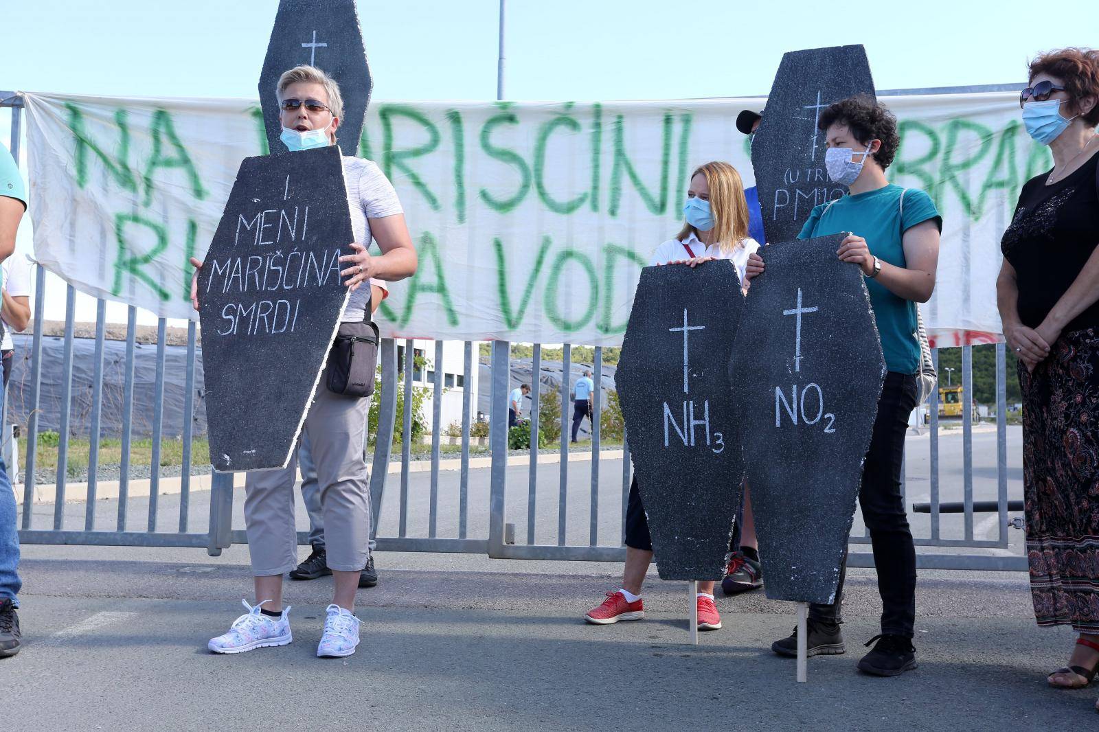 Prosvjedovali zbog otpada u Marišćini: Uskraćujete nam pravo na čisti zrak i trujete nas!