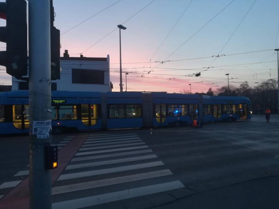 Tramvaj iskočio iz tračnica na Držićevoj: Promet normaliziran