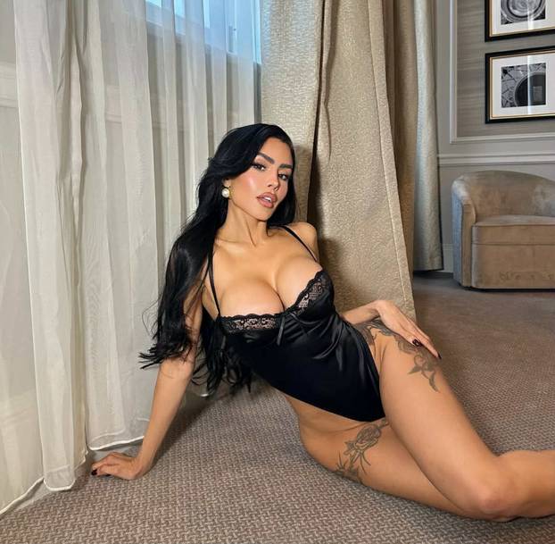 FOTO Pomiče granice onoga što se može pokazati u javnosti: 'Slatka sam kao pravi bombon'