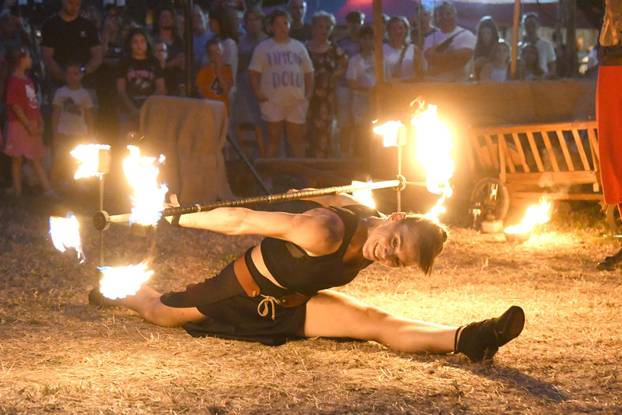 Koprivnica: Vatroshow na Renesansnom festivalu