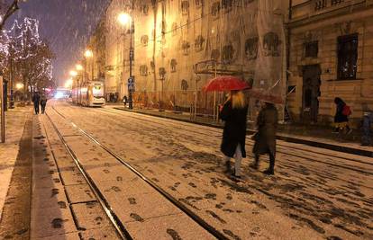 Krajem dana na kopnu osjetan pad temperature, kiša će prelaziti u susnježicu i snijeg