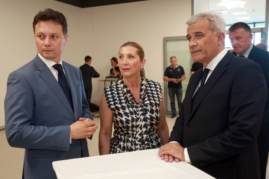 Super Konzum Supetar