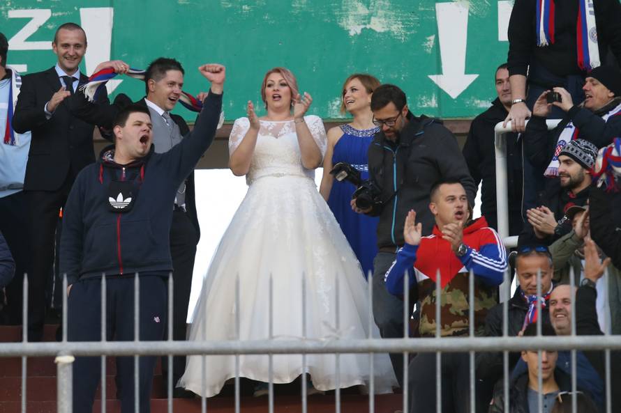 Svećenik: Ma sve znam, dragi hajdukovci, sve mi je jasno...