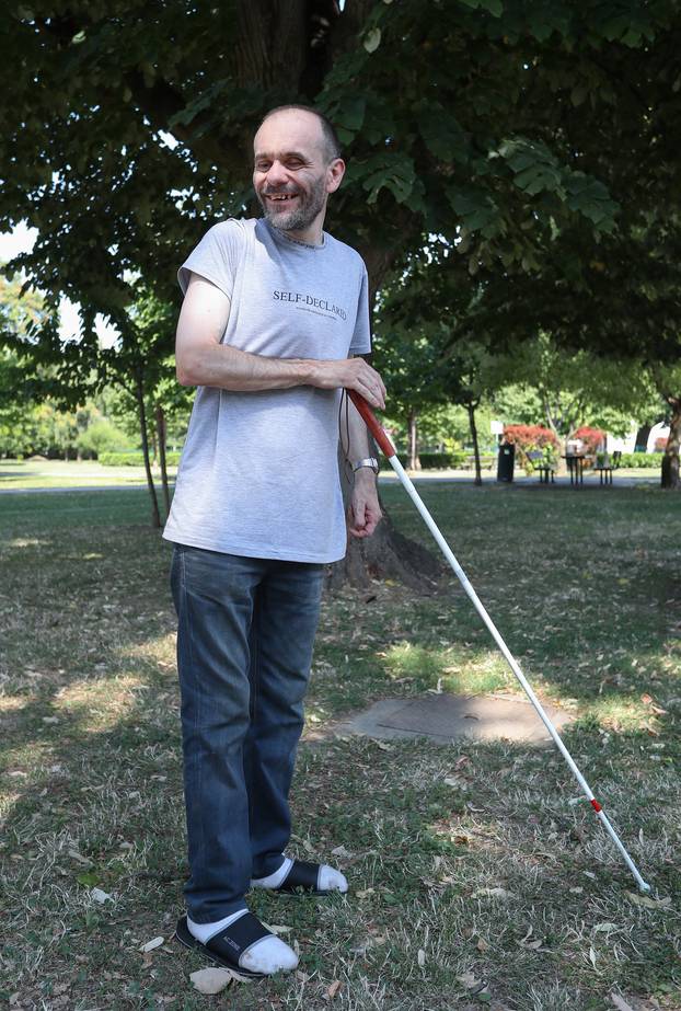 Zagreb: Policija slijepca zamijenila za nasilnika, priveli ga te mu pritom slomili nogu
