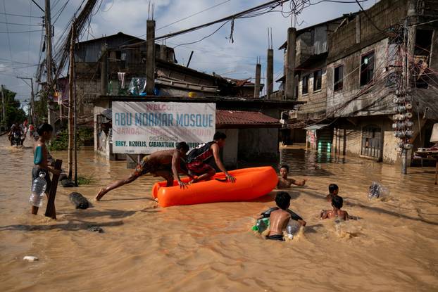 Flooding following super typhoon Man-Yi in Nueva Ecija