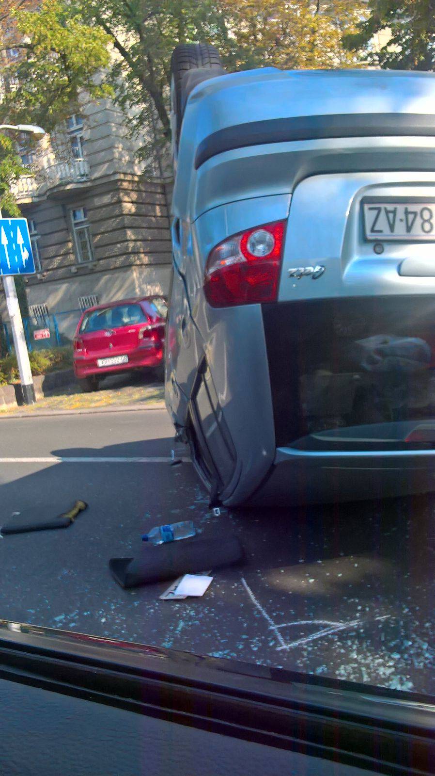 Nesreća u središtu Zagreba: Automobil završio  na krovu