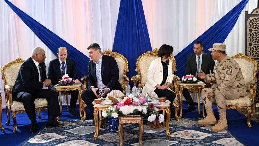 Zoran Milanović na spomen groblju hrvatskim izbjeglicama: El Shatt me se duboko dojmio