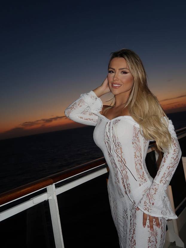 FOTO Koktel ljubavi realovaca i fatalne plavuše: Jedan s njom bio u vezi, drugi ju počeo dejtati