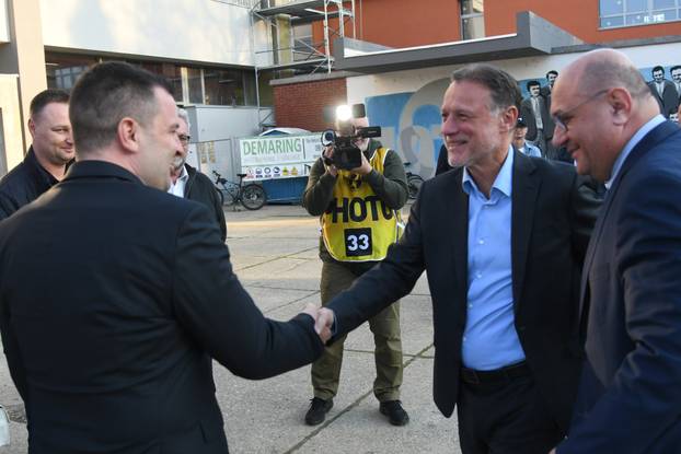 Predsjednik Sabora Gordan Jandroković stigao u Bjelovar gdje će pratiti utakmicu ženske rukometne reprezentacije