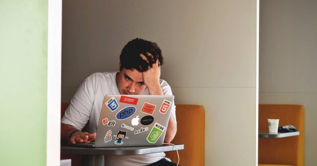 Mladić: ‘Tražim cimericu, ali zaobiđi oglas ako slušaš cajke, religiozna si, imaš naglasak…’