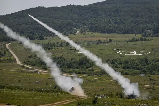 Šefe, vidi dron: Vučić kaže da su primijetili albanske dronove na 5800 m. I da su izviđali Srbe...