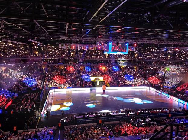 FOTO Euforija u Areni na vrhu: Pogledajte atmosferu, veliki je pljesak dočekao rukometaše