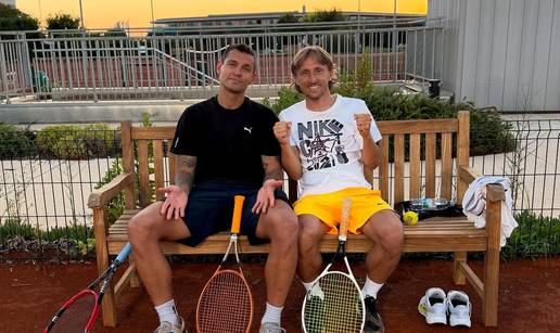 Lovren i Modrić zamijenili su kopačke reketima, a rezultat je brutalan. Suba: 'Nailo te tikava'