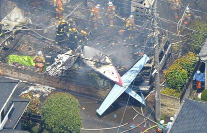 Mali avion pao na stambenu četvrt, poginulo je troje ljudi