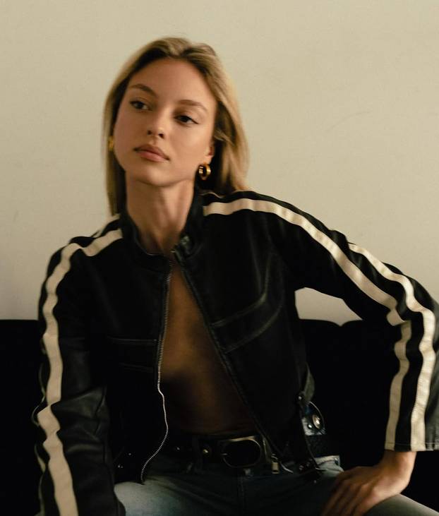 FOTO Nova djevojka Orlanda Blooma voli se fotkati u tangama: Evo kako joj stoje...