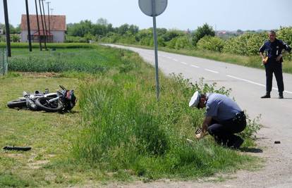 Motociklist (29) se zabio u prikolicu i umro na mjestu