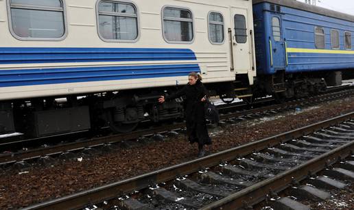 'Srce mi se kida, tako su mladi': Spasili 200 djece iz doma u Zaporožju, vozili su ih vlakom