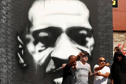 Murali u čast Georgu Floydu od SAD-a do Europe: Dosta je diskriminacije, živjet će zauvijek