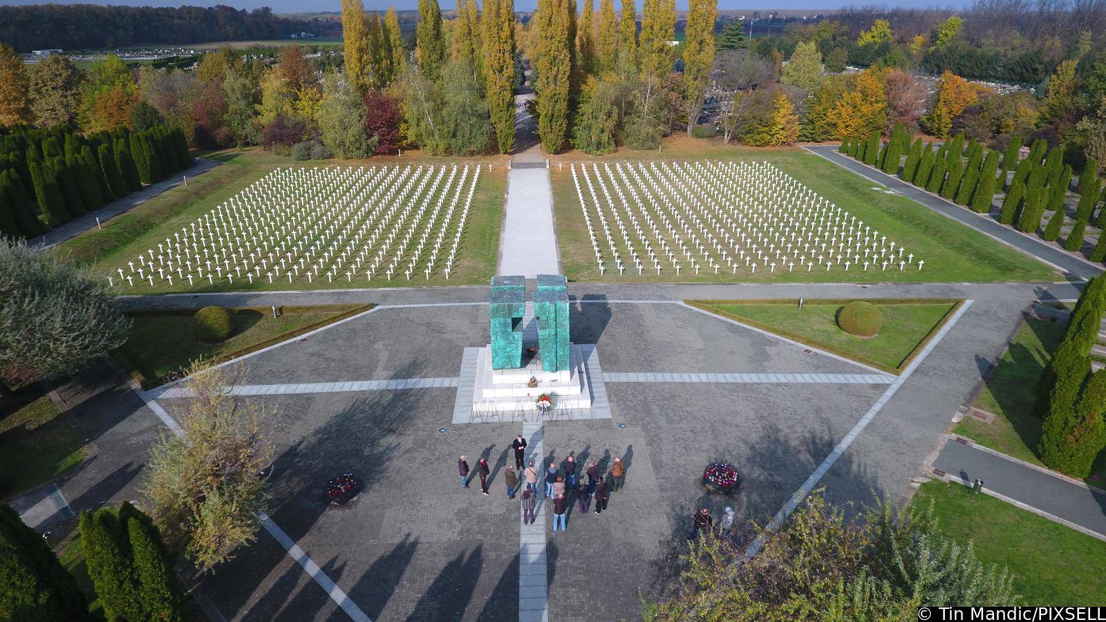 Memorijalno groblje žrtava iz Domovinskog rata u Vukovaru