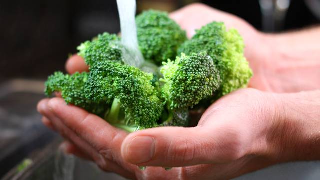 Brokula je poput tablete vitamina, ali ne treba je kuhati