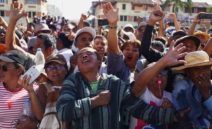 Military on stage as Madagascar celebrates president leaving country