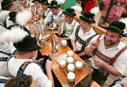 VIDEO Pivo nikad skuplje na Oktoberfestu, a ove godine su popili čak sedam milijuna litara